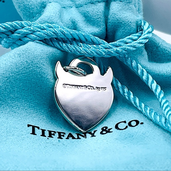 Tiffany & Co. RTT Blue Devil Heart Tag Cha… - Picture 4 of 8